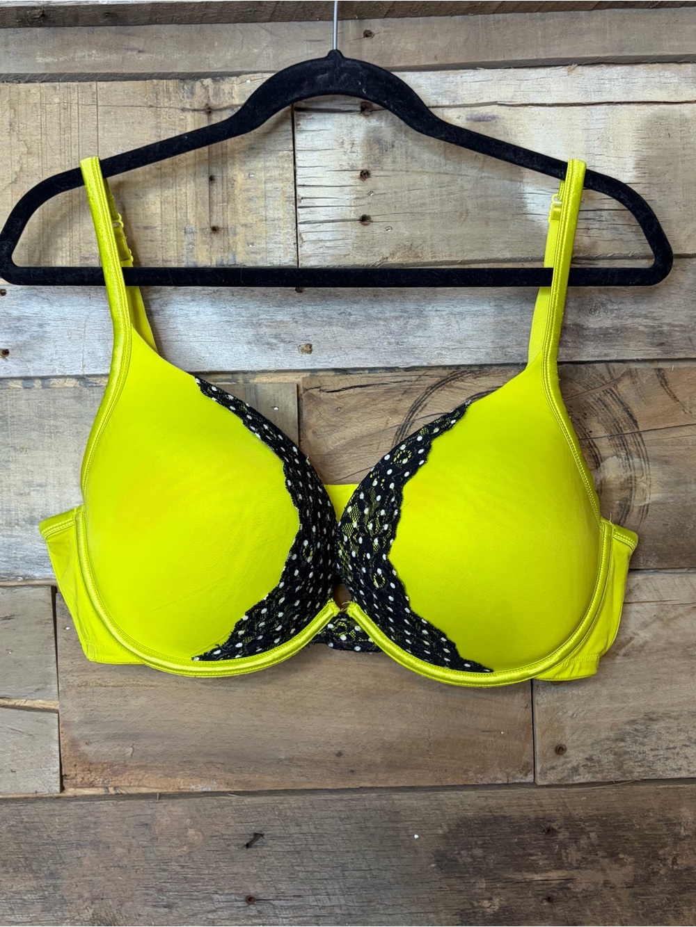 Cacique Women’s Neon Yellow Lace-Accent T-Shirt Bra 40DD